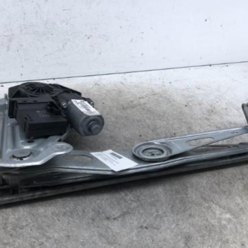 Leve vitre electrique avant droit RENAULT SCENIC 3
