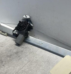 Leve vitre electrique avant droit RENAULT TRAFIC 3 COURT Photo n°3