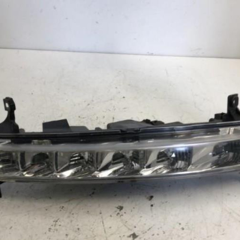 Feu diurne avant droit CITROEN C4 PICASSO 1 Feu diurne avant droit CITROEN C4 PICASSO 1