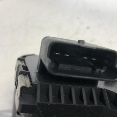 Moteur essuie glace avant droit PEUGEOT 3008 1