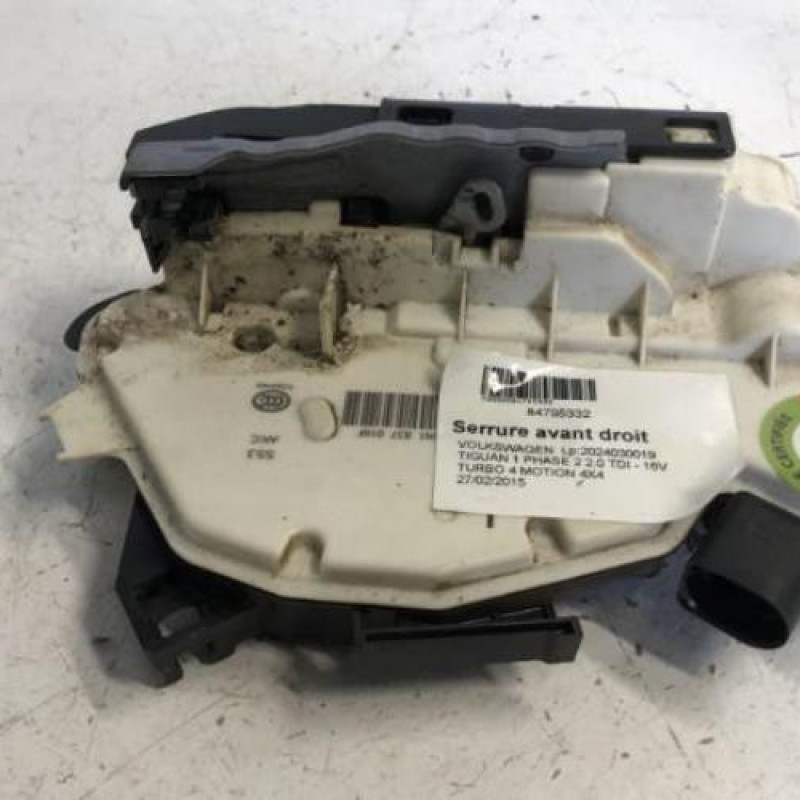 Serrure avant droit VOLKSWAGEN TIGUAN 1 Serrure avant droit VOLKSWAGEN TIGUAN 1