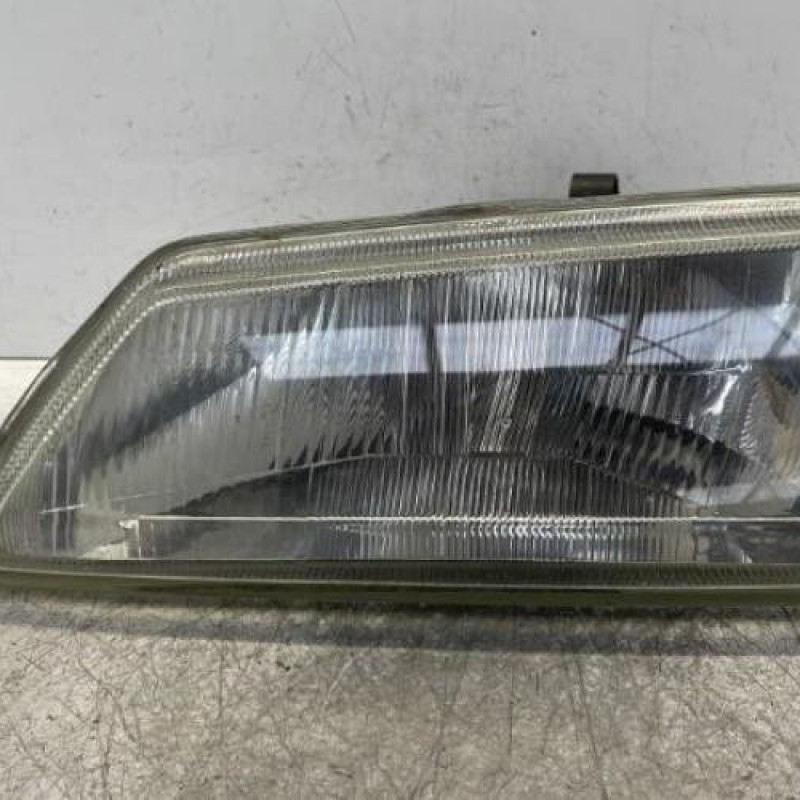 Optique avant principal gauche (feux)(phare) PEUGEOT 106