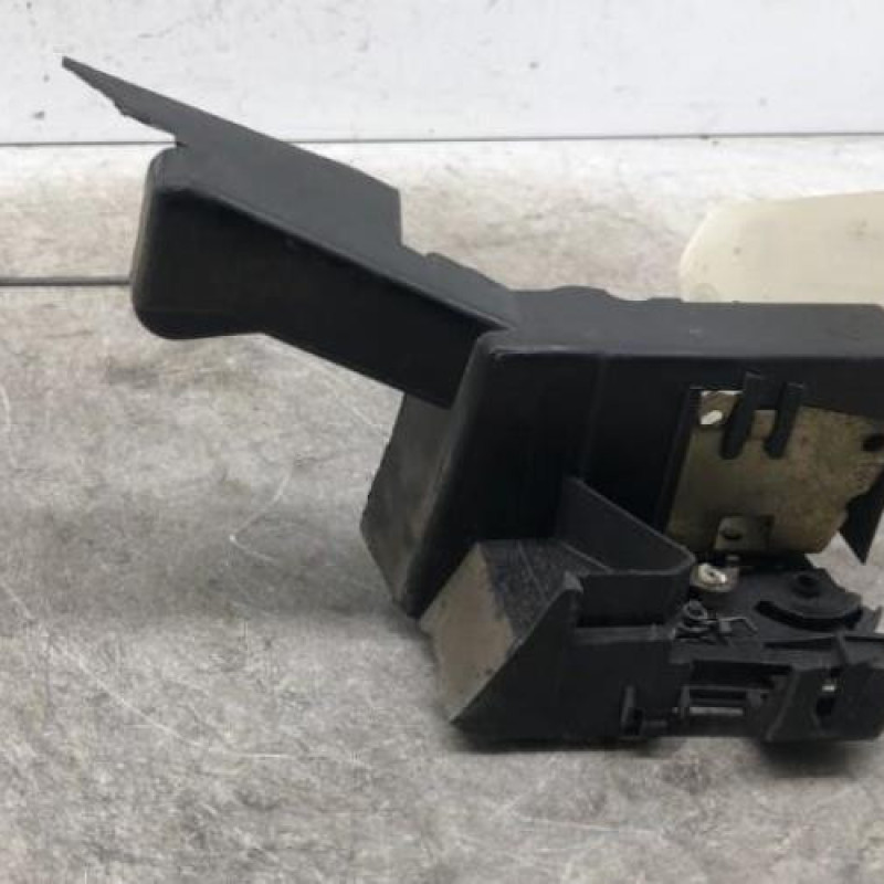Serrure avant droit RENAULT CLIO 2 Serrure avant droit RENAULT CLIO 2