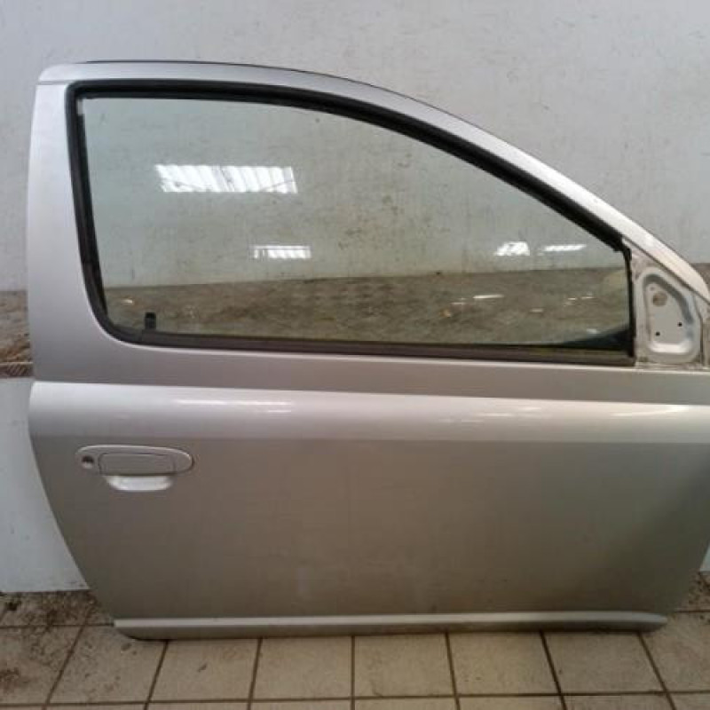 Porte avant droit TOYOTA YARIS 1