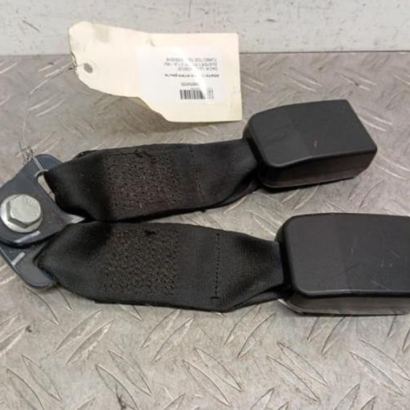 Attache ceinture arriere gauche DACIA DUSTER 1