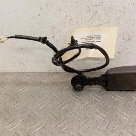 Attache ceinture avant gauche NISSAN NAVARA 1