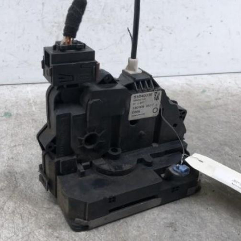 Serrure avant droit FIAT GRANDE PUNTO Serrure avant droit FIAT GRANDE PUNTO