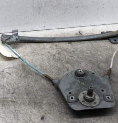 Leve vitre mecanique avant droit AUDI 80 1