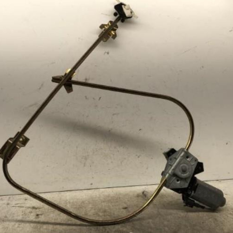 Leve vitre electrique avant droit RENAULT CLIO 1