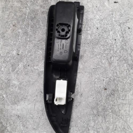Interrupteur de leve vitre arriere droit OPEL MOKKA 2