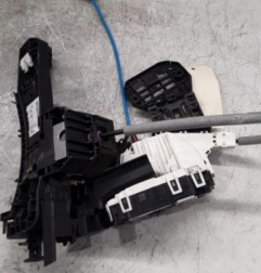 Serrure avant droit MERCEDES CLASSE A 176