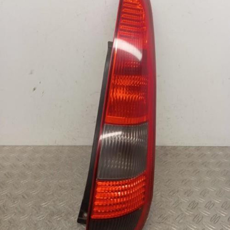 Feu arriere principal droit (feux) FORD FIESTA 5
