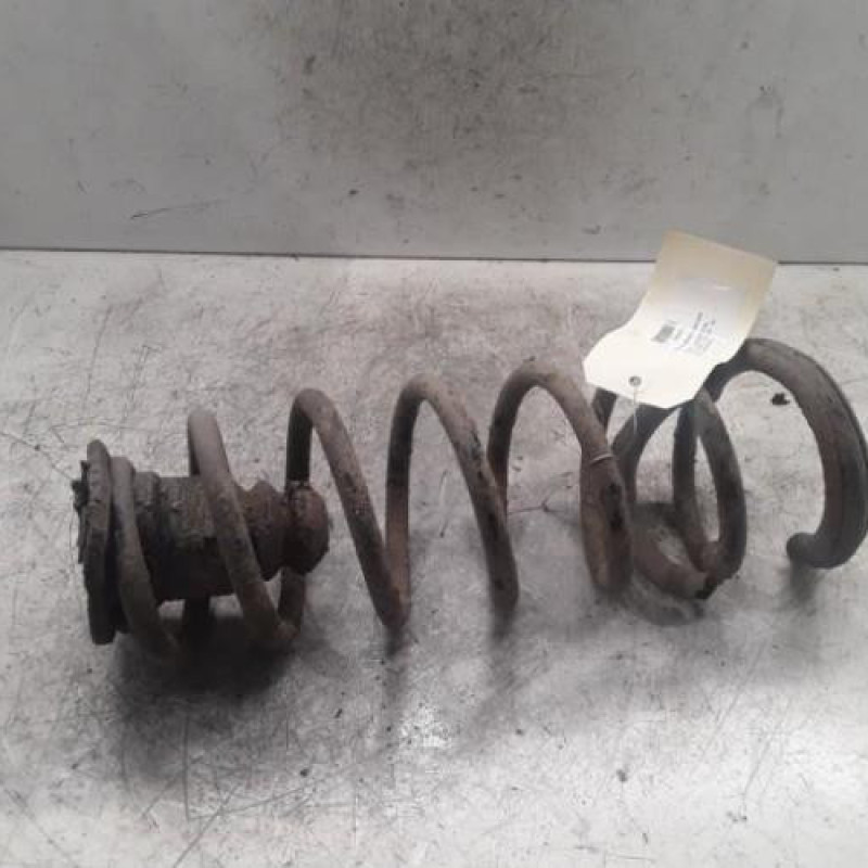 Ressort de suspension arriere droit PEUGEOT 5008 1 Ressort de suspension arriere droit PEUGEOT 5008 1