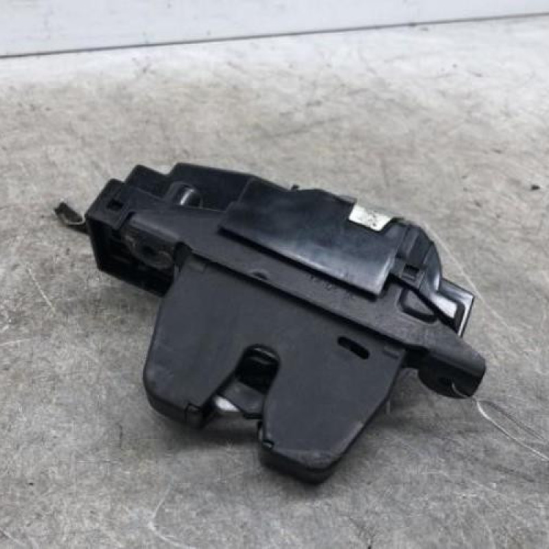 Serrure de coffre PEUGEOT 207