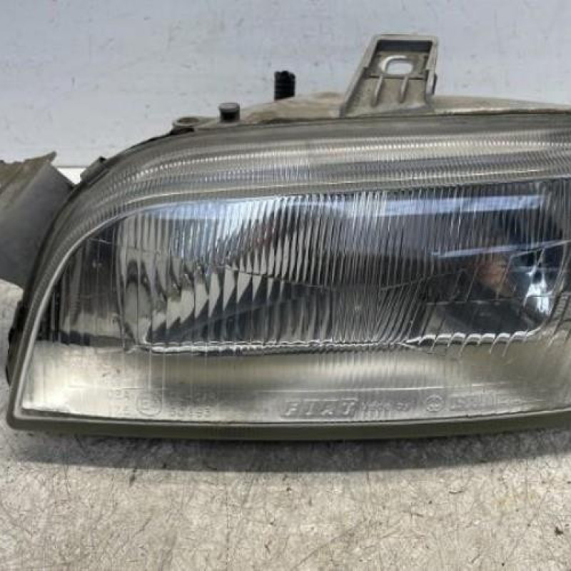 Optique avant principal gauche (feux)(phare) FIAT PUNTO 1
