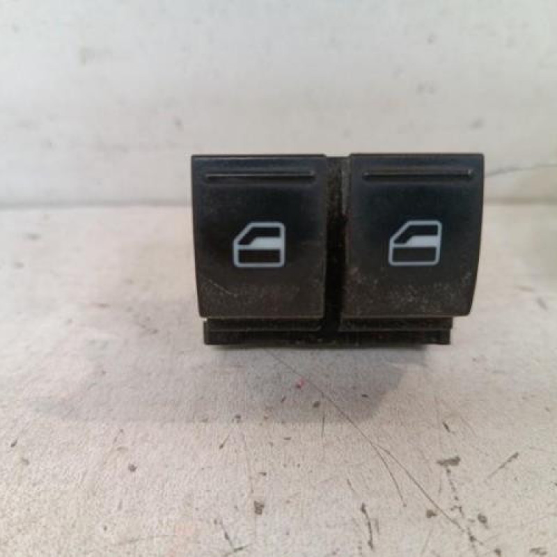 Interrupteur de leve vitre avant gauche VOLKSWAGEN POLO 5