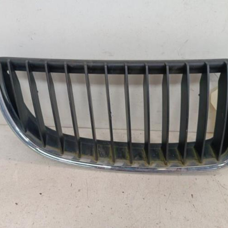 Calandre droite BMW SERIE 3 E91 Calandre droite BMW SERIE 3 E91