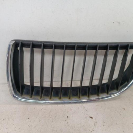Calandre gauche BMW SERIE 3 E91 Photo n°1