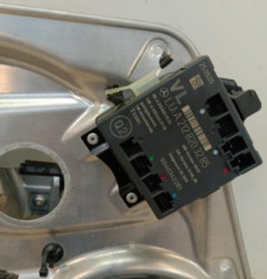Leve vitre electrique avant gauche MERCEDES CLASSE C 204 Photo n°3