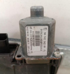 Leve vitre electrique avant gauche PEUGEOT 208 1