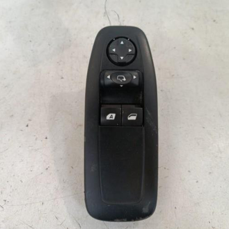 Interrupteur de leve vitre avant gauche PEUGEOT 2008 1