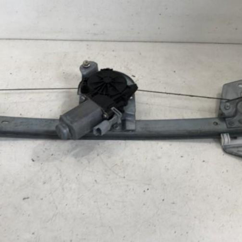 Leve vitre electrique avant droit PEUGEOT 107