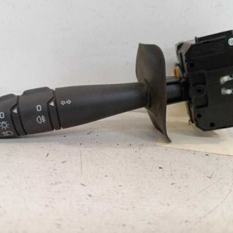 Commodo phare RENAULT CLIO 2 CAMPUS Commodo phare RENAULT CLIO 2 CAMPUS