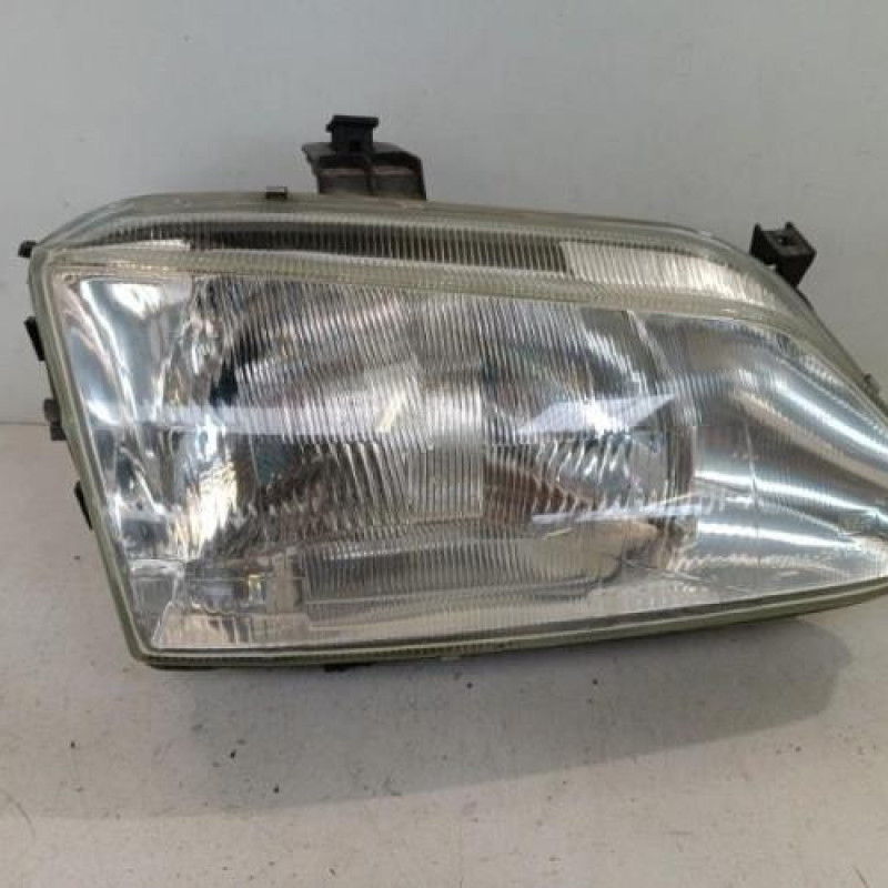 Optique avant principal droit (feux)(phare) RENAULT MEGANE 1