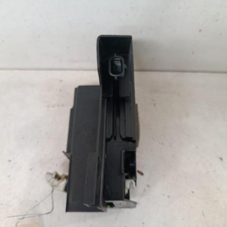 Serrure avant droit DACIA SANDERO 3
