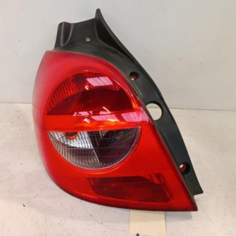 Feu arriere principal gauche (feux) RENAULT CLIO 3 Feu arriere principal gauche (feux) RENAULT CLIO 3