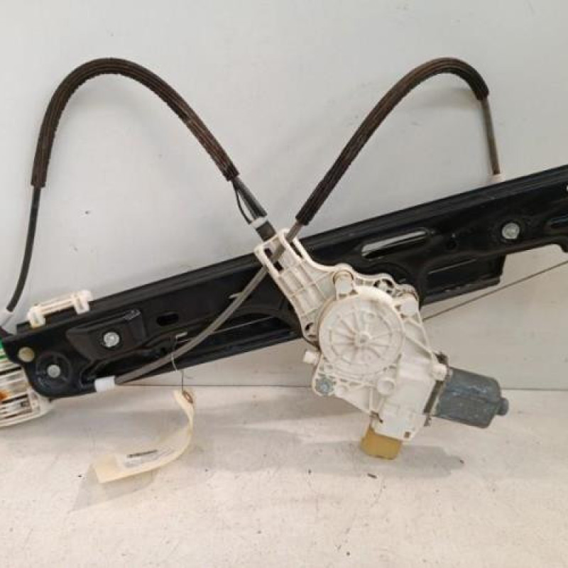 Leve vitre electrique avant droit BMW SERIE 1 E87