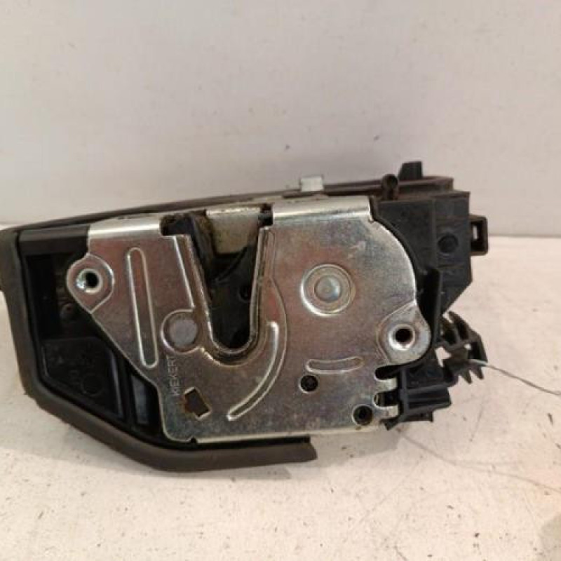 Serrure arriere gauche BMW SERIE 1 E87 Serrure arriere gauche BMW SERIE 1 E87