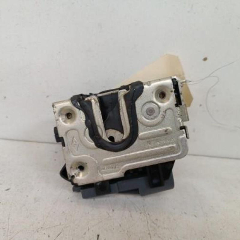 Serrure avant droit DACIA DUSTER 1 Serrure avant droit DACIA DUSTER 1