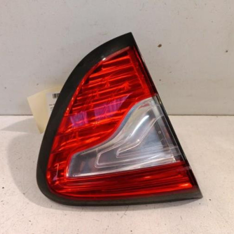 Feu arriere secondaire gauche (feux) RENAULT CAPTUR 1 Feu arriere secondaire gauche (feux) RENAULT CAPTUR 1