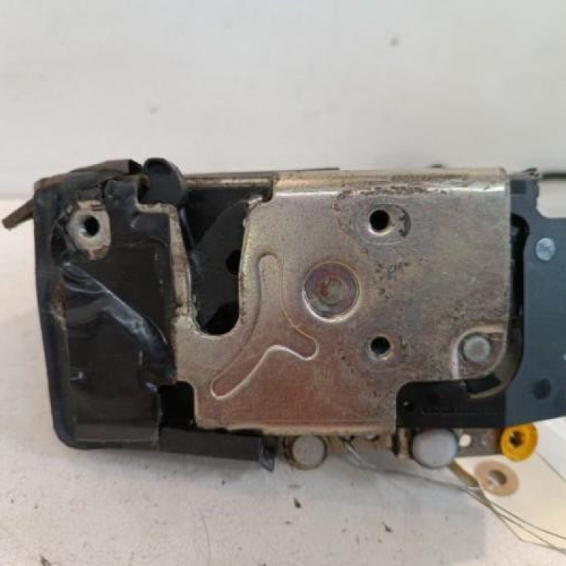 Serrure arriere gauche FORD FIESTA 5 Serrure arriere gauche FORD FIESTA 5