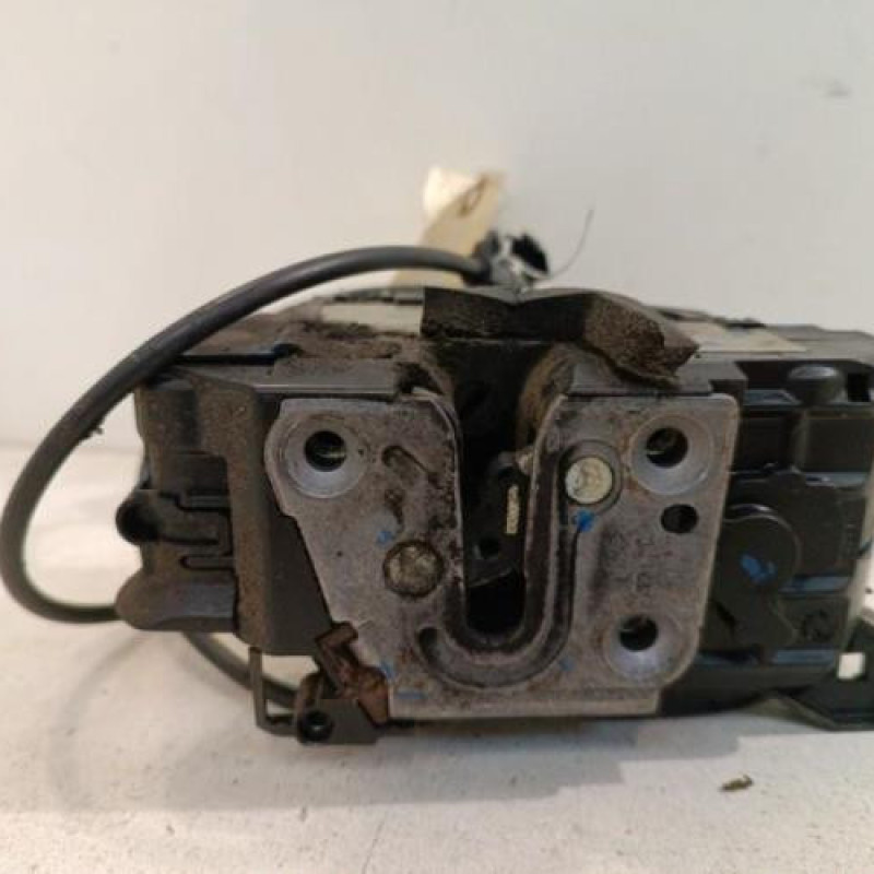 Serrure avant gauche RENAULT CLIO 3 Serrure avant gauche RENAULT CLIO 3