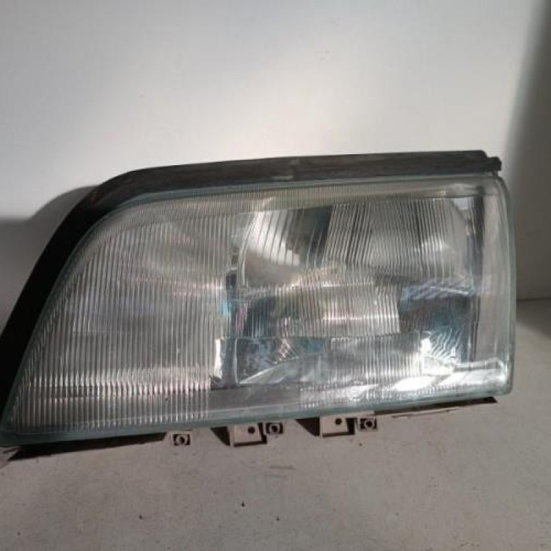 Optique avant principal gauche (feux)(phare) MERCEDES CLASSE C 202