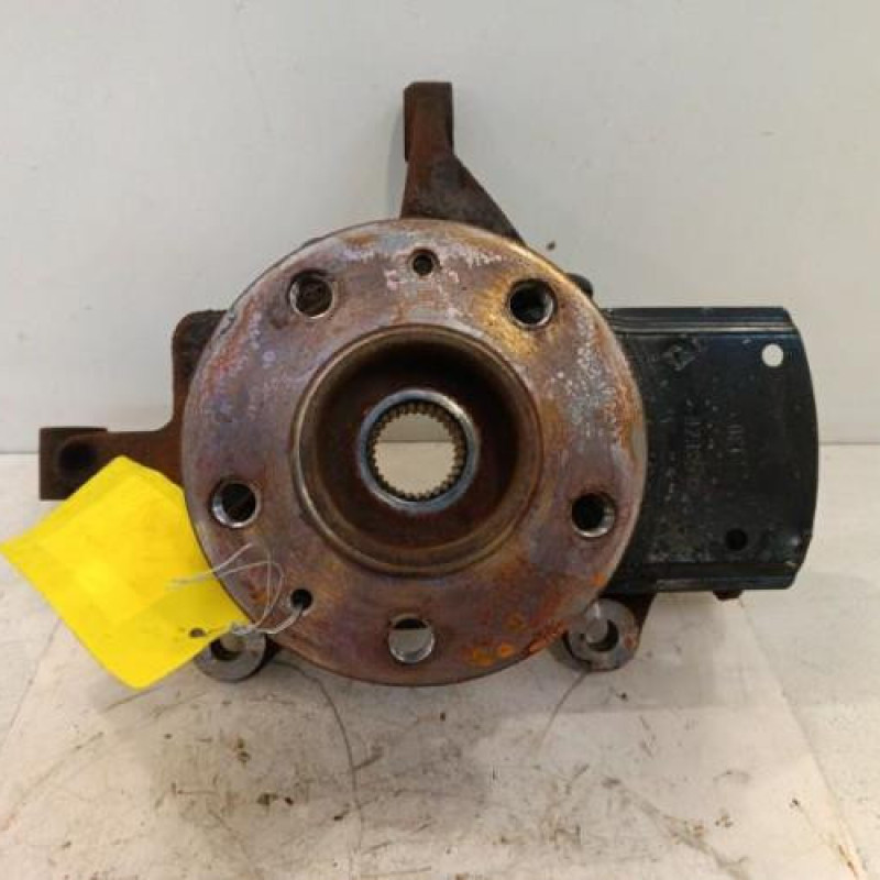 Moyeu avant gauche RENAULT TRAFIC 3 COURT Moyeu avant gauche RENAULT TRAFIC 3 COURT