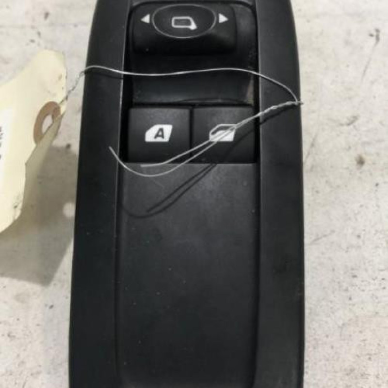Interrupteur de leve vitre avant gauche PEUGEOT 208 1