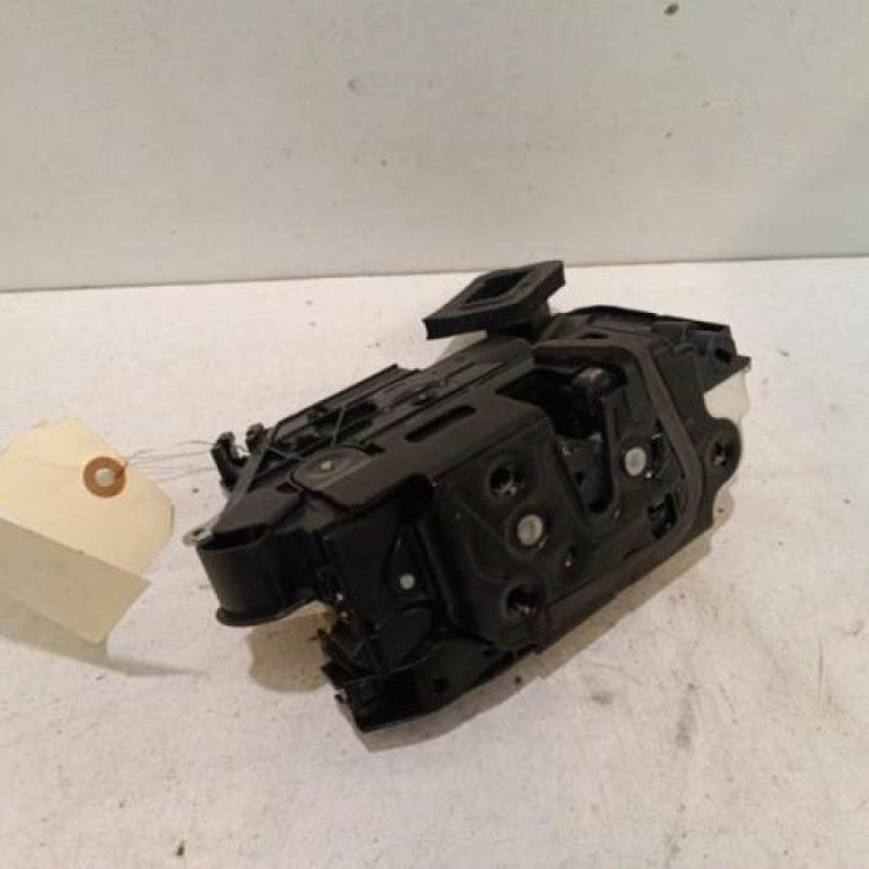 Serrure avant droit VOLKSWAGEN GOLF 7 Serrure avant droit VOLKSWAGEN GOLF 7