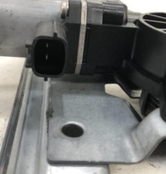 Leve vitre electrique avant gauche RENAULT CLIO 4 Photo n°3
