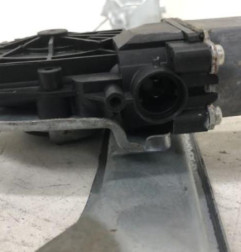 Leve vitre electrique arriere droit RENAULT CLIO 3 Photo n°3