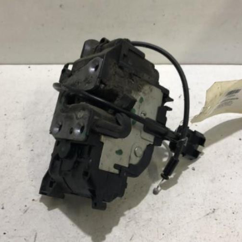 Serrure avant gauche RENAULT CLIO 3 Serrure avant gauche RENAULT CLIO 3