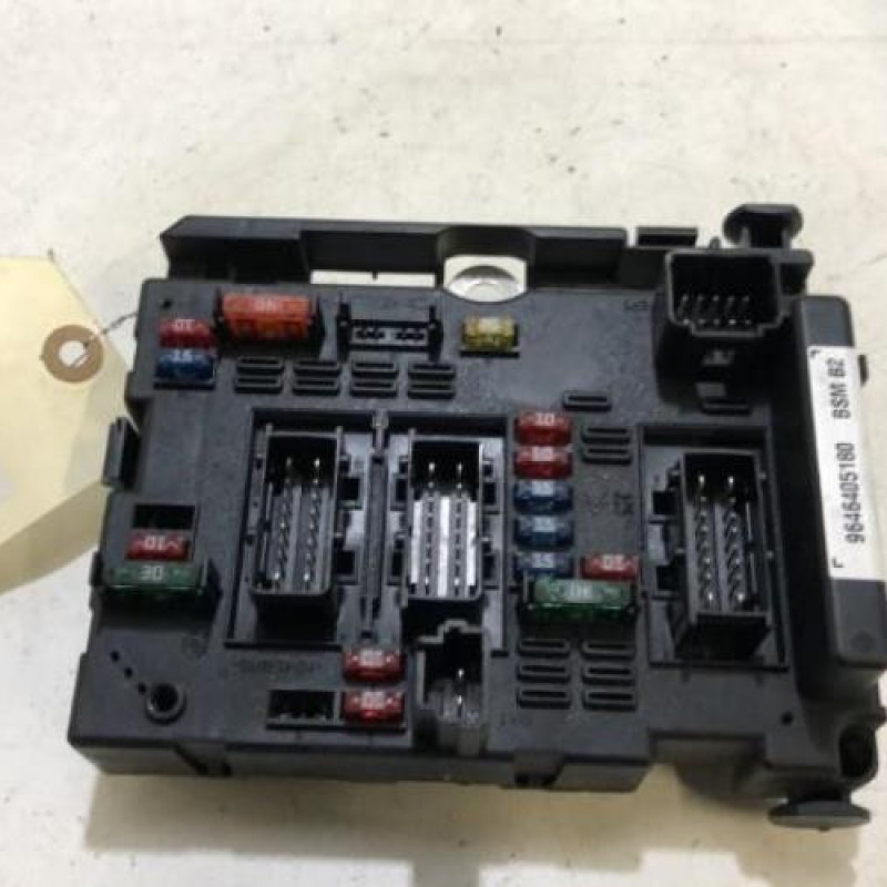 Boitier servitude moteur (BSM) PEUGEOT 206 Boitier servitude moteur (BSM) PEUGEOT 206