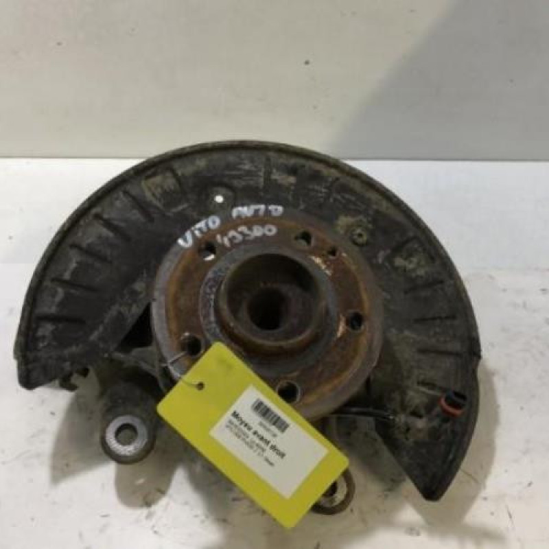 Moyeu avant droit MERCEDES VITO 639