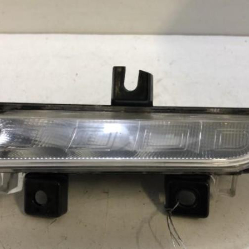 Feu diurne avant gauche RENAULT CLIO 4 Feu diurne avant gauche RENAULT CLIO 4