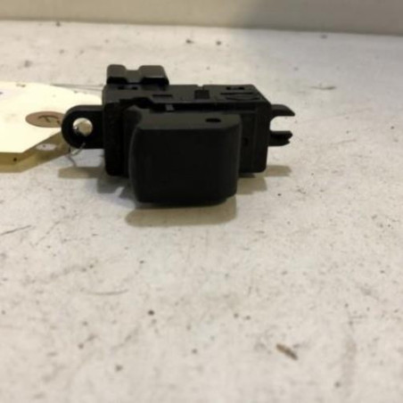 Interrupteur de leve vitre arriere gauche NISSAN QASHQAI 1 Photo n°1