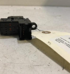 Interrupteur de leve vitre arriere gauche NISSAN QASHQAI 1