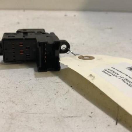 Interrupteur de leve vitre arriere gauche NISSAN QASHQAI 1
