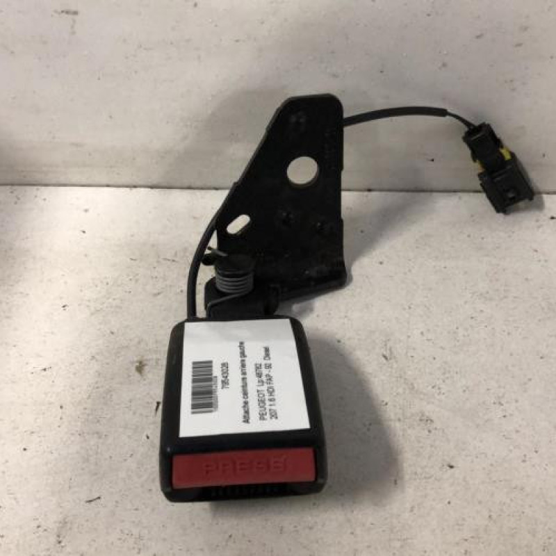 Attache ceinture arriere gauche PEUGEOT 207